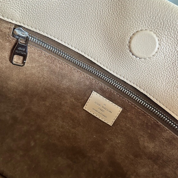 Louis Vuitton Veau Cachemire Tote W PM - Picture 13 of 14